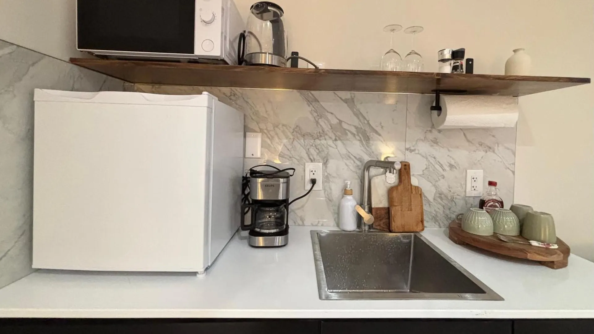 Vancouver South Apartment