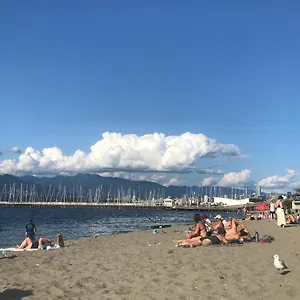 Heart Of Kitsilano Area,5 Mins Walk To Kits Beach,no Share With Other People Guest house